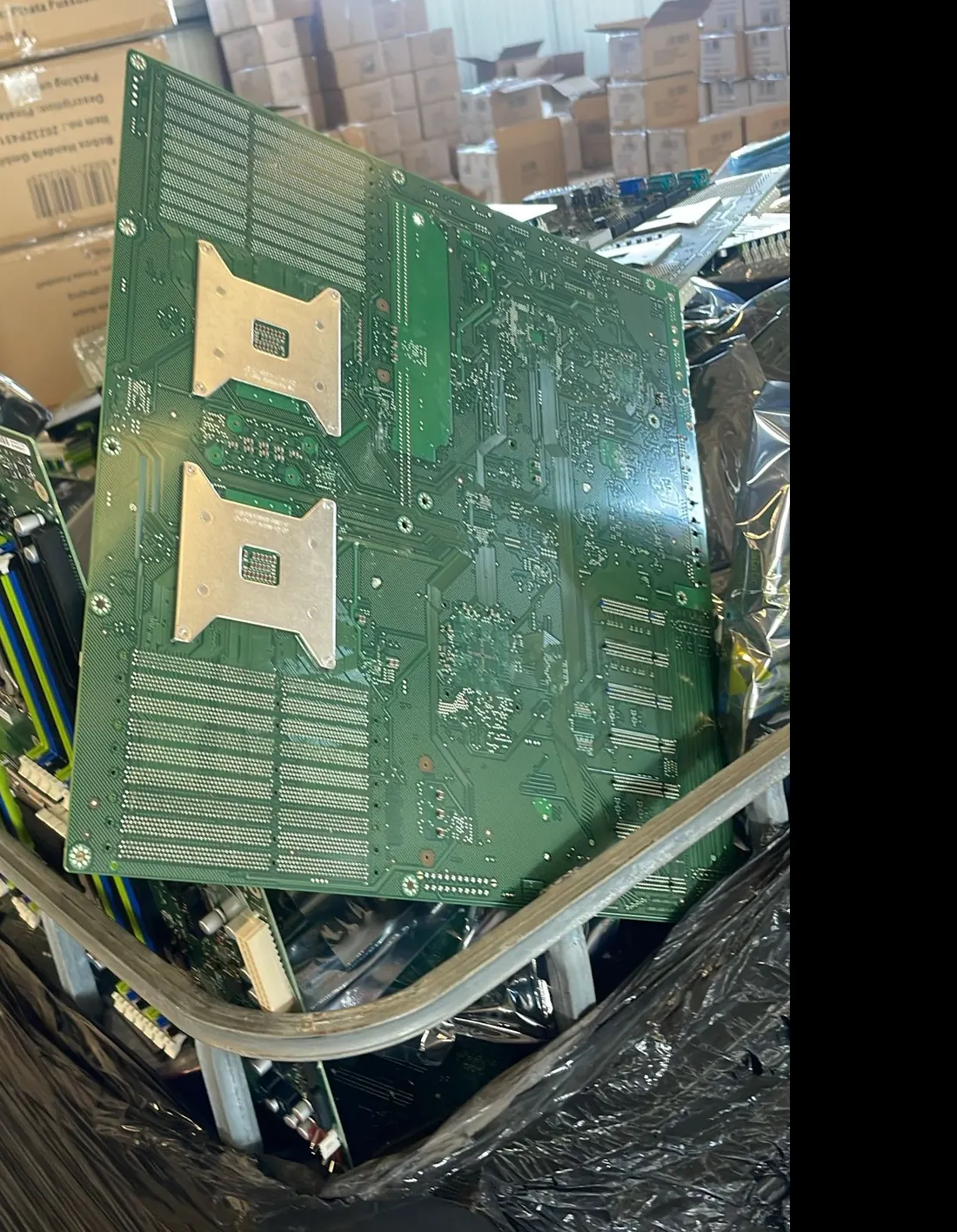 Platinen und Leiterplatten aus Computern und Elektrogeräten