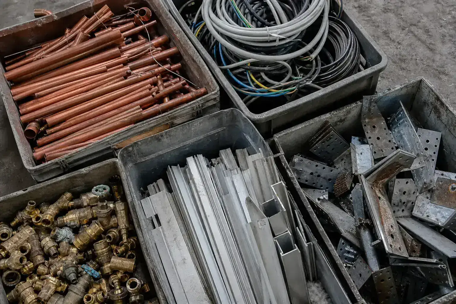 Sortierte Kupfer-, Kabel-, Messing- und Aluminiumreste