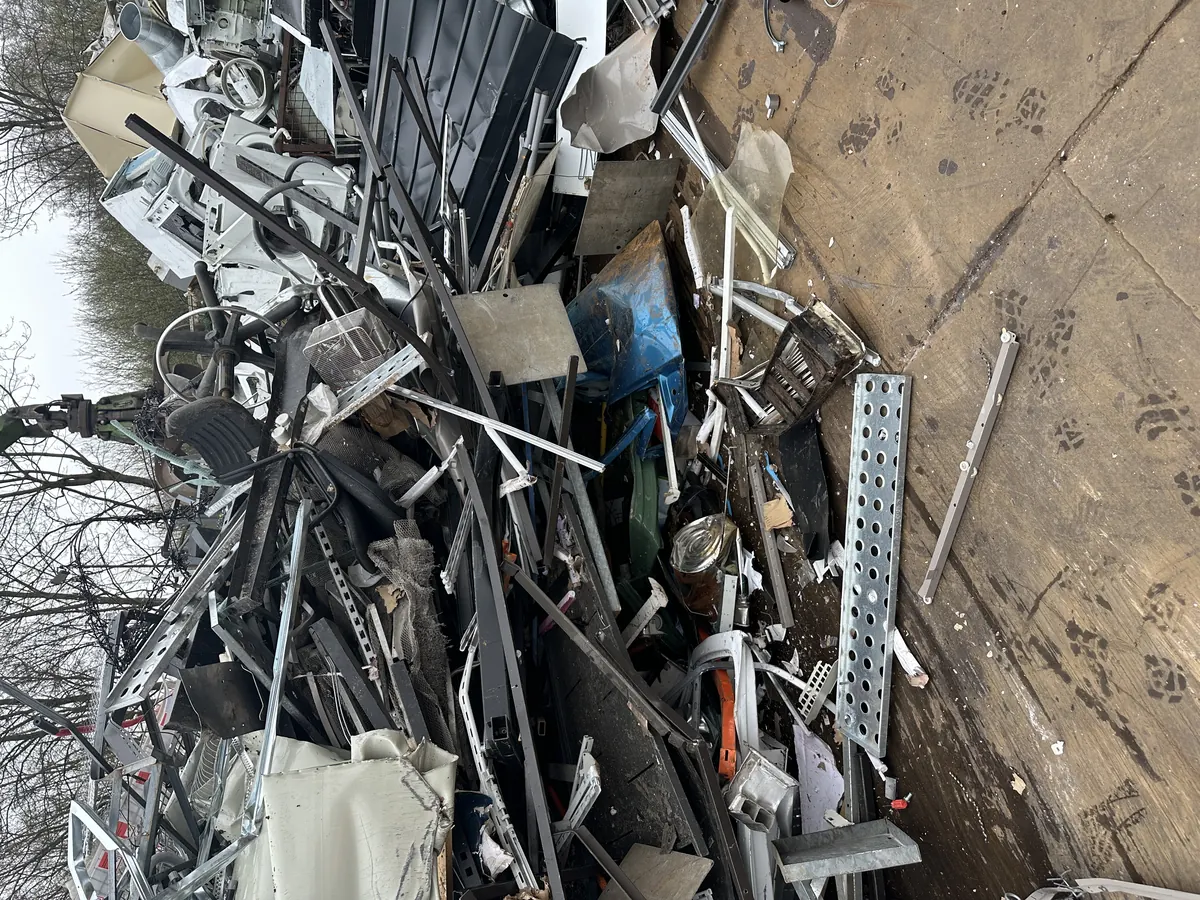 Gemischte Metallteile für die Schrottabholung in Oberhausen
